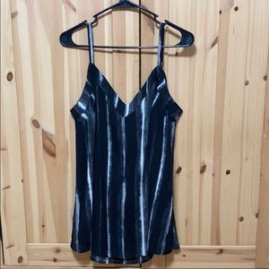 TORRID top NWT Black & White sz 0